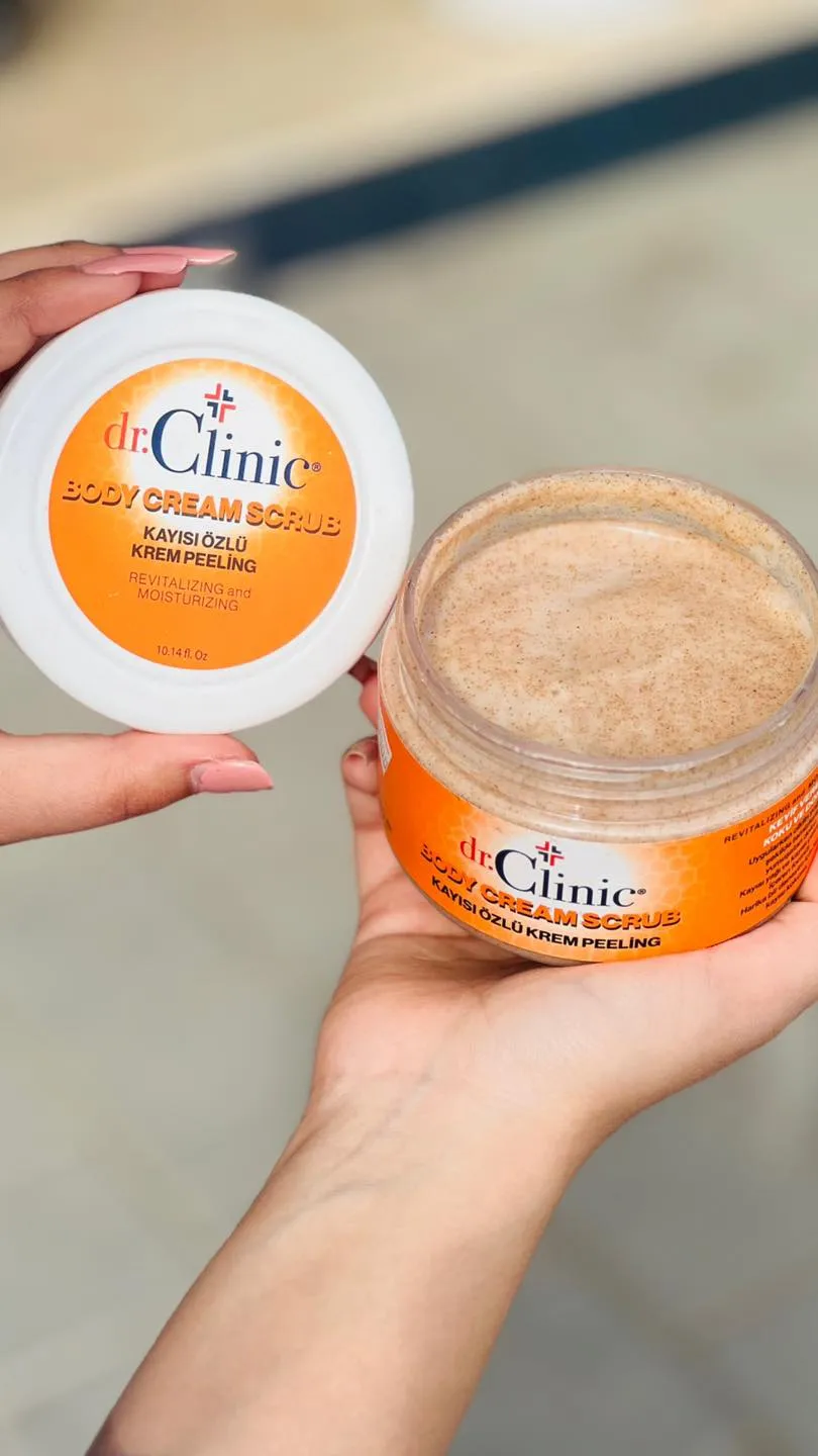 دكتور.كلينيك كريم مقشر للجسم بخلاصة المشمش 300 مل